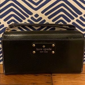Black Kate Spade Tech Wristlet
